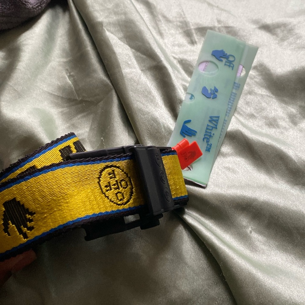 Offwhite industrial belt